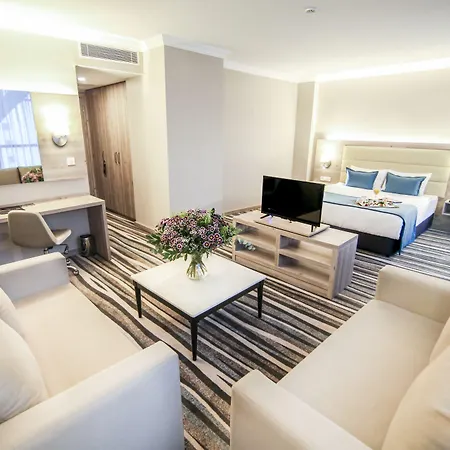 Excellence Hotel 4*