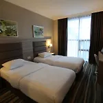 Excellence 4*