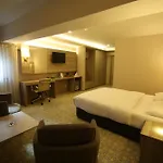 Excellence 4*